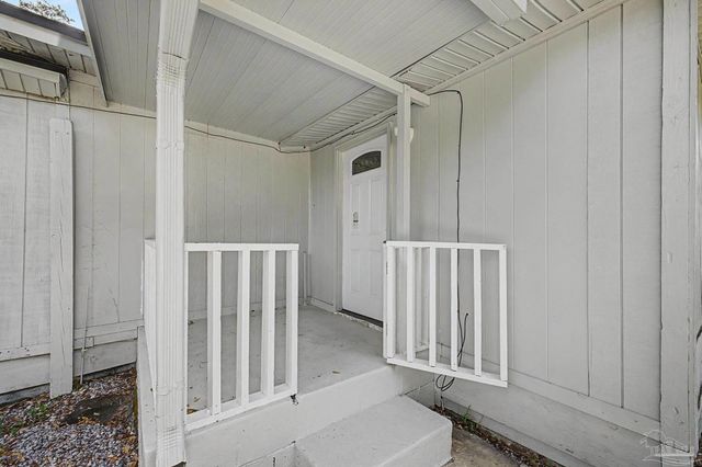 8625 Stockdale Ave, Pensacola, FL 32514