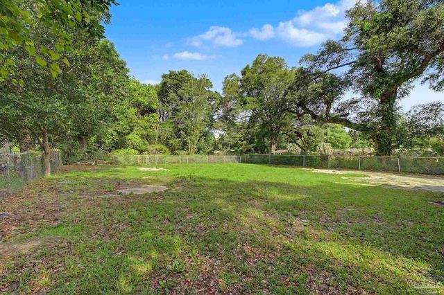 8625 Stockdale Ave, Pensacola, FL 32514