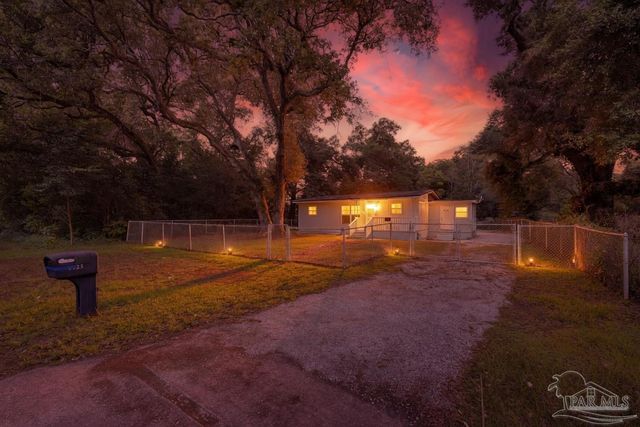 8625 Stockdale Ave, Pensacola, FL 32514