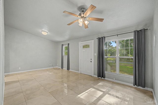 8625 Stockdale Ave, Pensacola, FL 32514