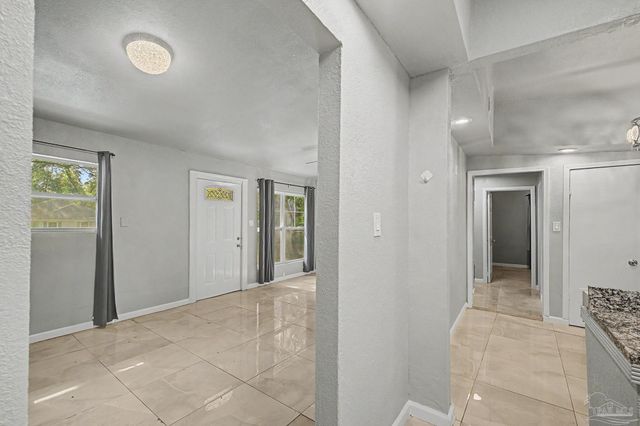 8625 Stockdale Ave, Pensacola, FL 32514
