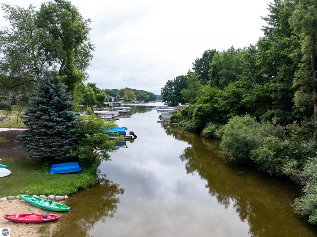 Image 33 of property listing at 1009 Cantabrian Drive, Weidman, MI 48893