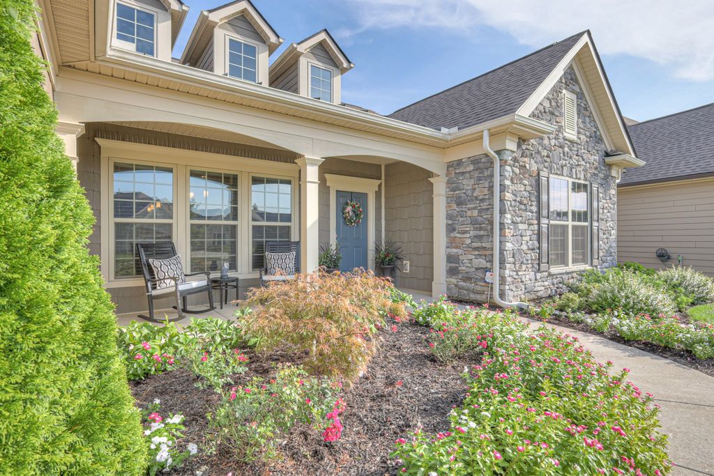 2124 Loudon Hl, Spring Hill, TN 37174