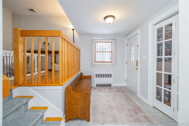 29 Gates Avenue, Malverne, NY 11565