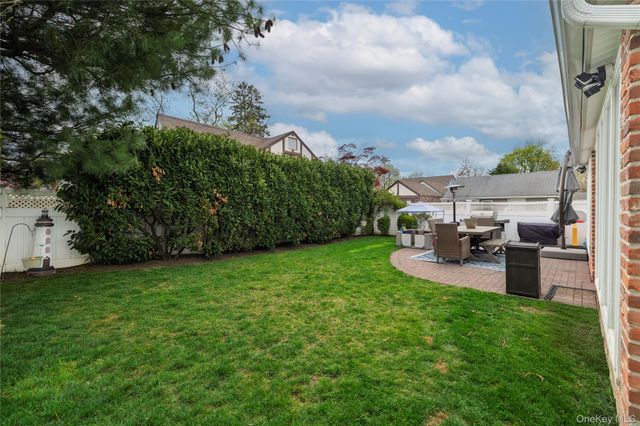 29 Gates Avenue, Malverne, NY 11565