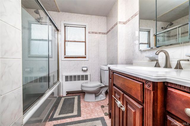 29 Gates Avenue, Malverne, NY 11565