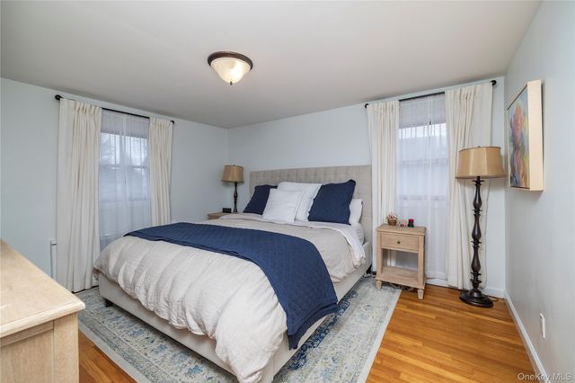 29 Gates Avenue, Malverne, NY 11565