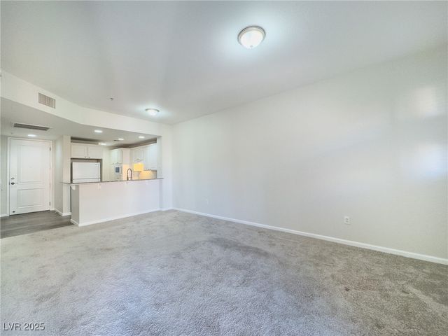 35 East Agate Avenue 406, Las Vegas, NV 89123