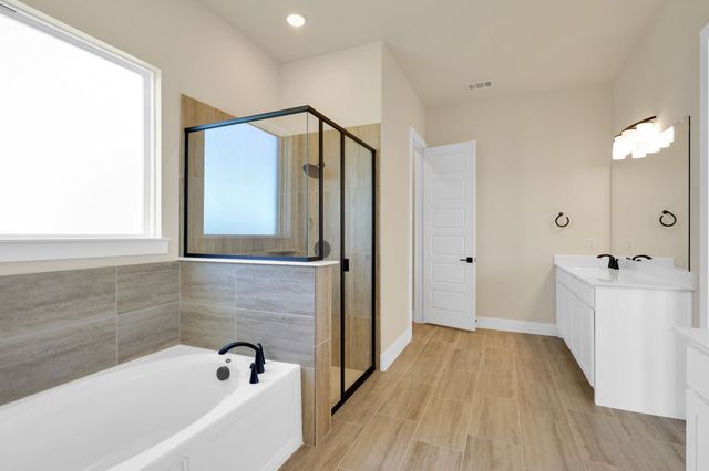 1651 Blackfoot Parkway, Waxahachie, TX 75165