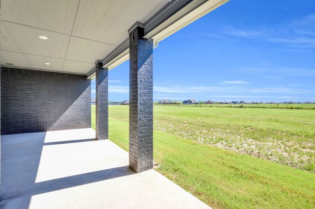 1651 Blackfoot Parkway, Waxahachie, TX 75165