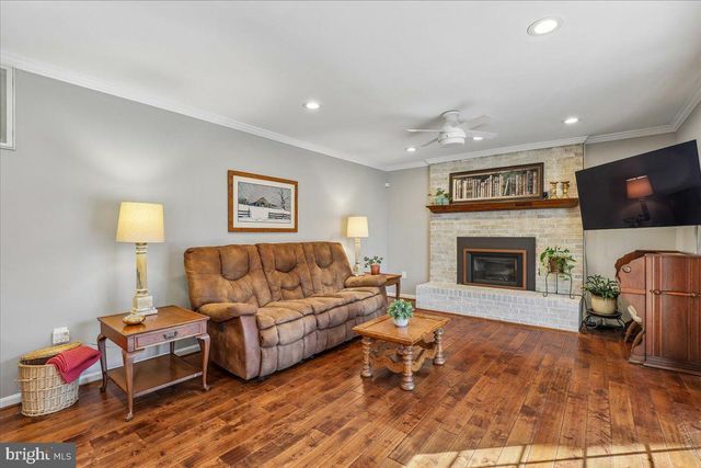 15432 SKYLINE DR, Dumfries, VA 22025