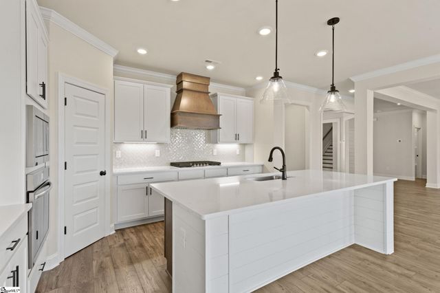 89 Boggs Road, Pelzer, SC 29669