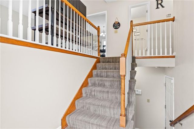 933 S Kisner Drive, Independence, MO 64056