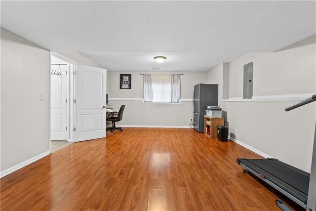 933 S Kisner Drive, Independence, MO 64056