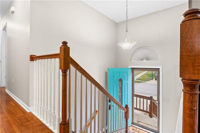 933 S Kisner Drive, Independence, MO 64056