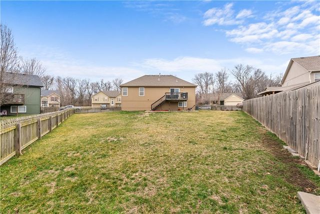933 S Kisner Drive, Independence, MO 64056