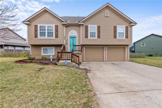 933 S Kisner Drive, Independence, MO 64056