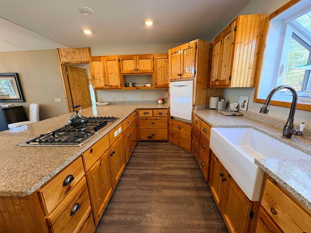 3 Hosti Trace, Cherokee Village, AR 72529