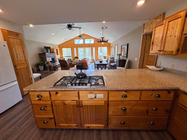 3 Hosti Trace, Cherokee Village, AR 72529