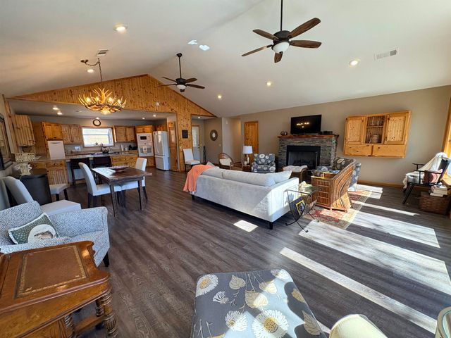 3 Hosti Trace, Cherokee Village, AR 72529