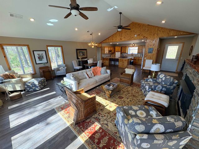 3 Hosti Trace, Cherokee Village, AR 72529