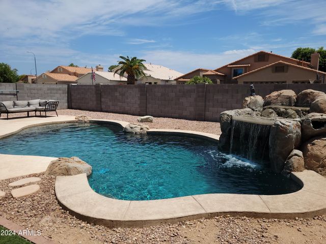8729 W COLUMBINE Drive, Peoria, AZ 85381