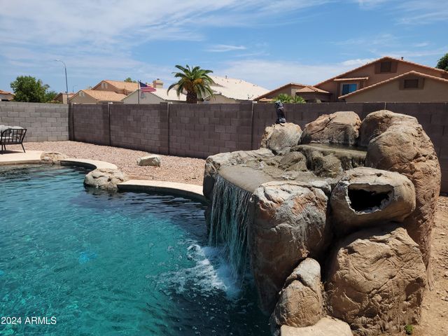 8729 W COLUMBINE Drive, Peoria, AZ 85381