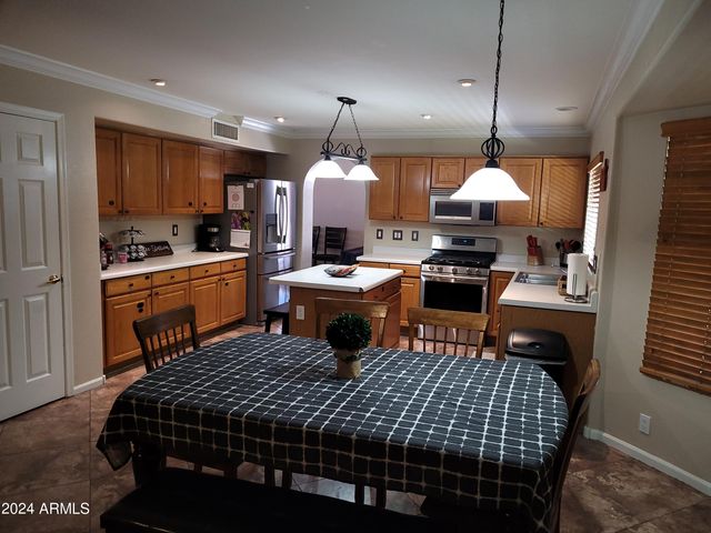 8729 W COLUMBINE Drive, Peoria, AZ 85381