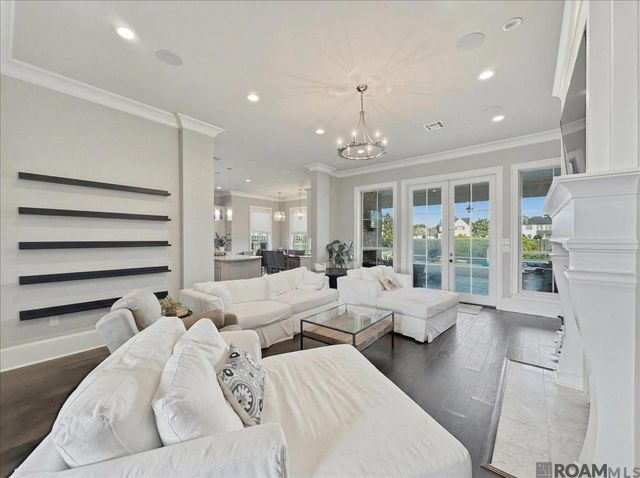 2529 University Club Dr, Saint George, LA 70810