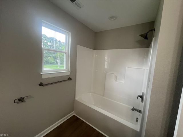 3128 Sterling Point DR Driv, Portsmouth, VA 23703