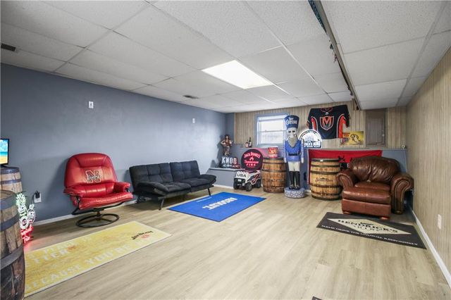 202 SW 25th Street, Oak Grove, MO 64075