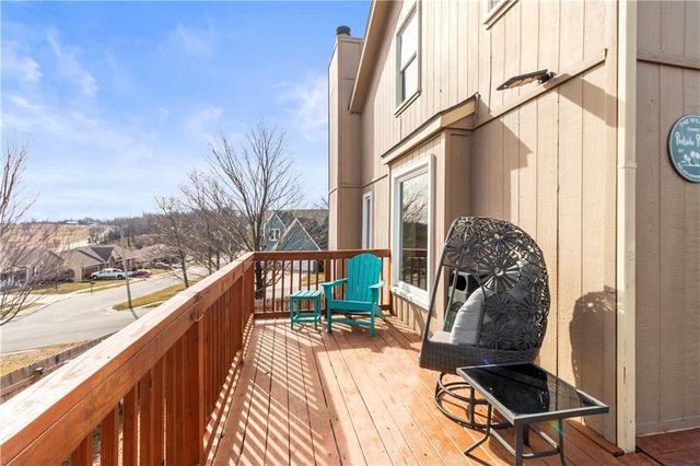 202 SW 25th Street, Oak Grove, MO 64075