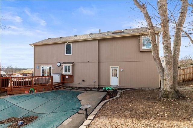 202 SW 25th Street, Oak Grove, MO 64075