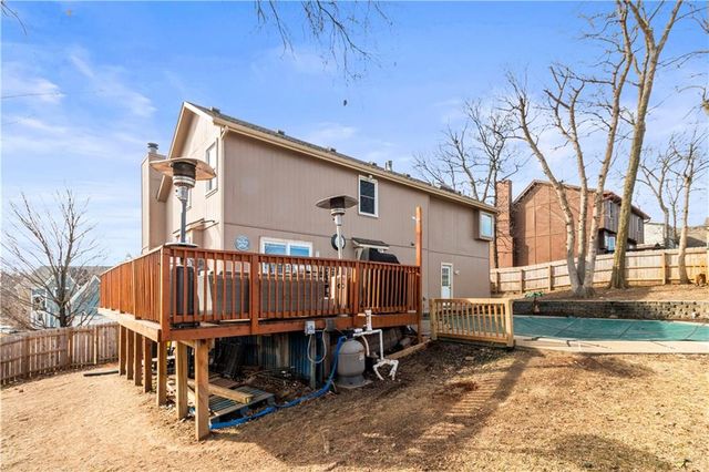 202 SW 25th Street, Oak Grove, MO 64075