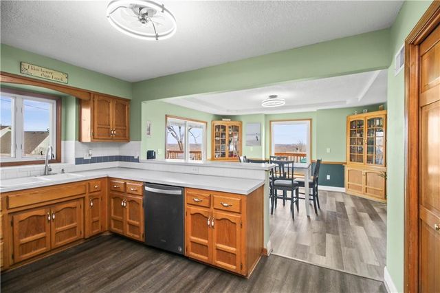 202 SW 25th Street, Oak Grove, MO 64075