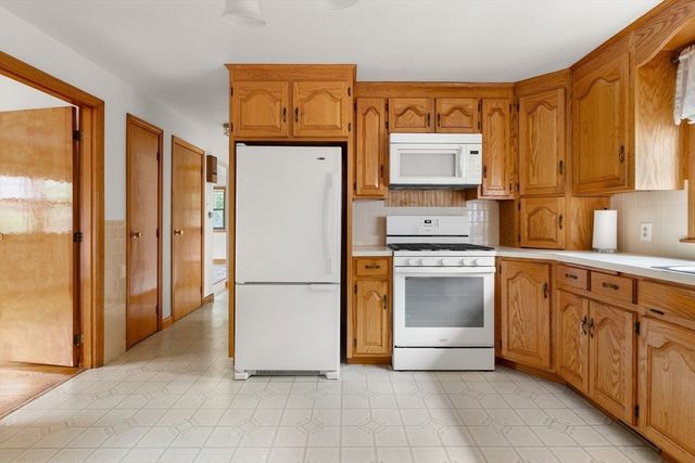 1 Rambler Rd, Methuen, MA 01844