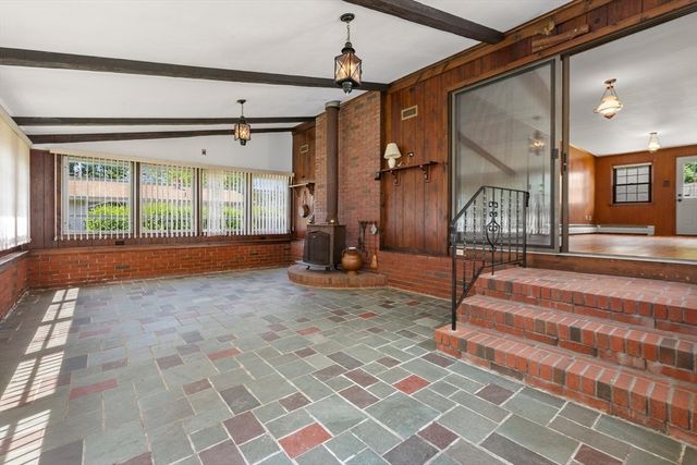 1 Rambler Rd, Methuen, MA 01844