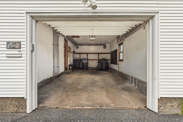 1 Rambler Rd, Methuen, MA 01844