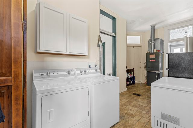 722 S Harrison Street, West, TX 76691