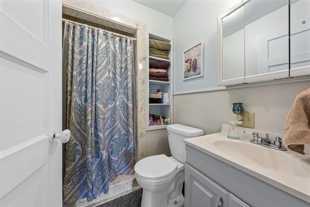 722 S Harrison Street, West, TX 76691