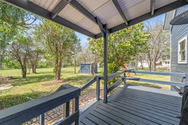 722 S Harrison Street, West, TX 76691