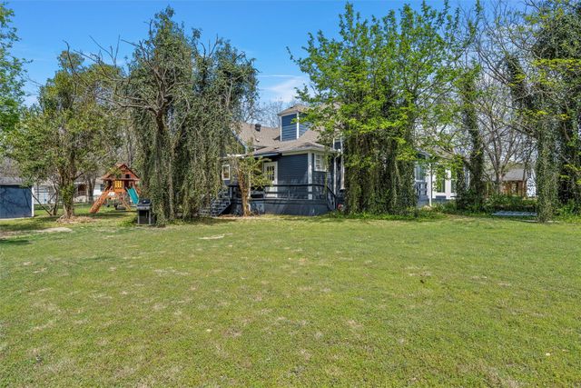 722 S Harrison Street, West, TX 76691