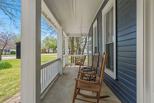 722 S Harrison Street, West, TX 76691