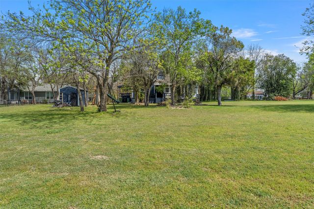 722 S Harrison Street, West, TX 76691