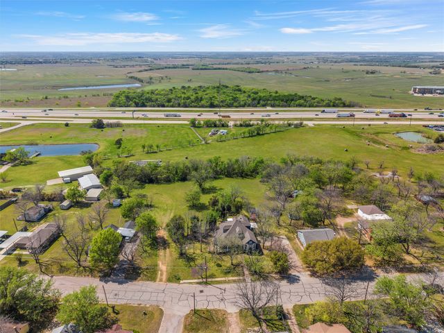 722 S Harrison Street, West, TX 76691
