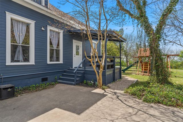 722 S Harrison Street, West, TX 76691