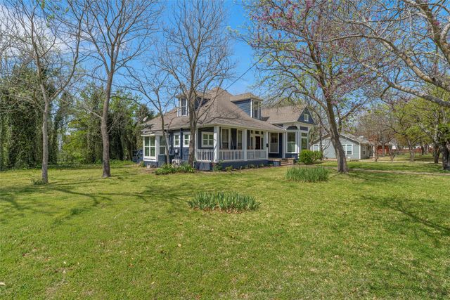 722 S Harrison Street, West, TX 76691