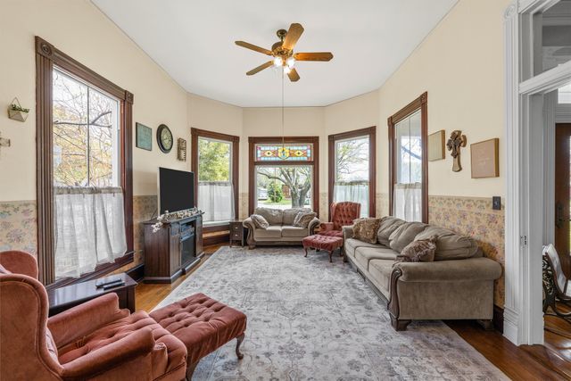 722 S Harrison Street, West, TX 76691