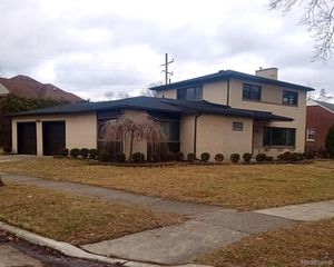 22040 Watsonia Street, Dearborn, MI 48128