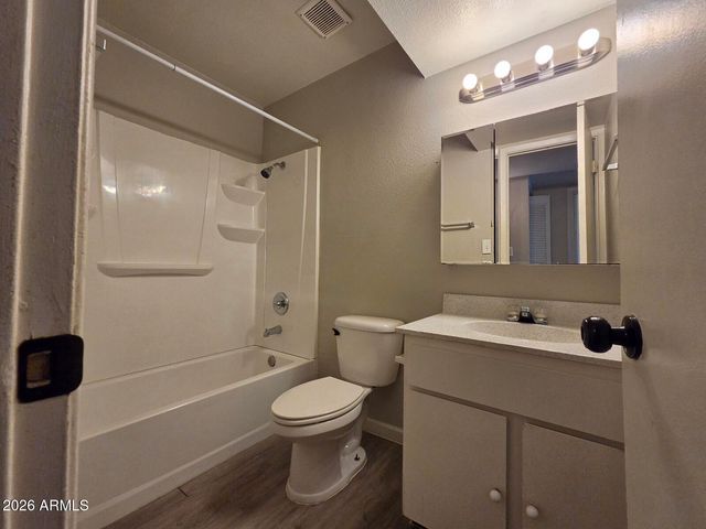 3213 W Royal Palm Road, Phoenix, AZ 85051